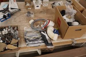 lot 1043 image: Lot of  Assorted Plumbing Parts