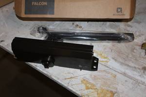 lot 1091 image: Lot of (1) Falcon Door Closer Kit SC61A
