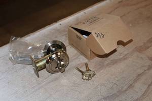 lot 1081 image: Chrome Dead Bolt Lock with Keys