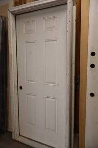 lot 1101 image: Solid Core 6-Panel Door 40x80 with Jamb