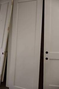 lot 1137 image: Solid Core 1-Panel Door 29-34x96