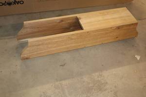 lot 1886 image: Post Box  Newel 7-12x7x38