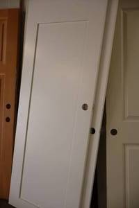 lot 1153 image: Solid Core 1-Panel Door 29-34x80