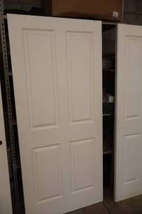 lot 1160 image: Solid Core 4-Panel Door 35-34x80