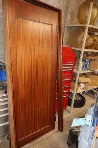 lot 1172 image: Door 36x83-12 with Jamb