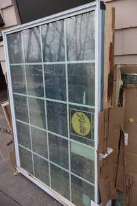 lot 1193 image: Pella Window 67-12x7x49-12
