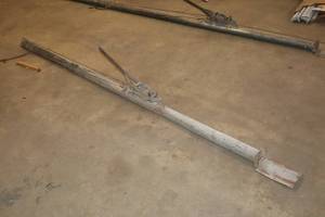 lot 611A image: Procter Products Industrial 1000-lbs Wall Jack