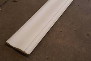 lot 1904 image: Lot of (5) Crown Moulding 12x5