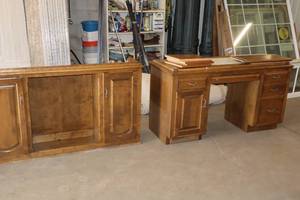 lot 1949 image: Executive Office DeskCabinet Combination