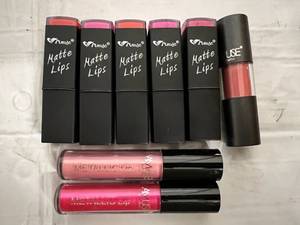 lot 12 image: 5 Matte Lip Lipstick, 3 Matiallic Lip Lipstick