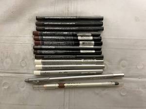 lot 18 image: Sparkling Brown, Natural, and White Colored Eye Liner Pencils