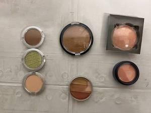 lot 19 image: 3 Eyeshadow, 2 Bronzer, and 2 Blush Palettes