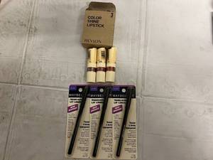 lot 21 image: Color Shine Lipstick and Lip Liner