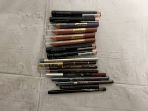 lot 33 image: Lot of 17 Eye Shadow and Eye Liner Products