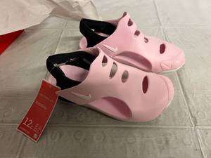 lot 76 image: Nike Sunray Protect 3 Childrens Shoe -  Size 12C - Pink Foam White-Black