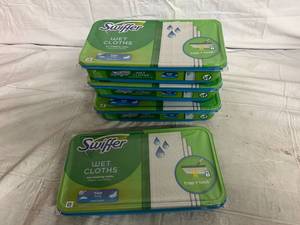lot 126 image: 4 x 12 Packs of Swiffer Wet Mopping Cloths