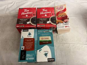 lot 135 image: 4 Packs of Coffee and 50 Coffee Mate Indiviual Creamer Packs