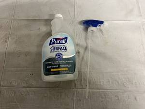 lot 139 image: 5 Purell Professional Surface Dinsfectant Bottles