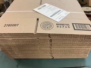 lot 221 image: 9 x 7 x 5 Cardboard Boxes - 25ct