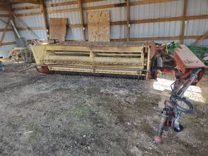 lot 6 image: New Holland Model 469 Haybine, Work...