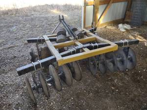 lot 8 image: King Cutter 3 Point Box Frame Disc ...