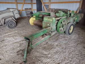 lot 5 image: John Deere Model 24T Hay Baler, SN ...