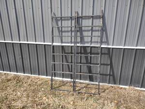 lot 37 image: Folding ATV Ramp, 43x65...