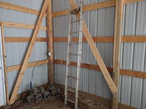 lot 39 image: Werner 16 Aluminum Extension Ladde...