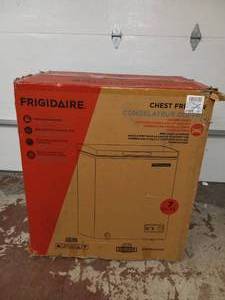 lot 28 image: NEW FRIGIDAIRE 7 CU. FT. CHEST FREEZER