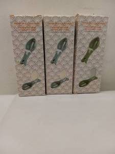 lot 45 image: 3 NEW FISH SCALE SCRAPER WITH COVER