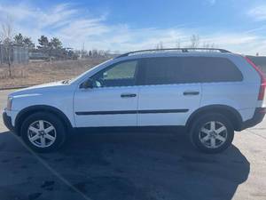 2006 Volvo XC90 2.5T - AWD - 2 OWNERS