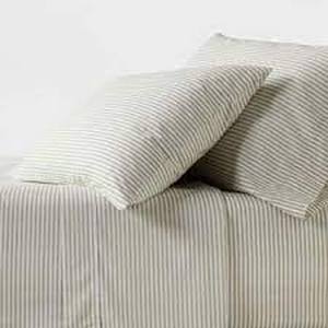 lot 26 image: Flannel Sheet Set - Threshold-Twin