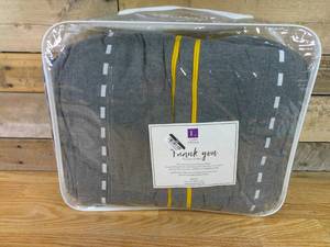 lot 60 image: Lush Decor Reversable Quilt 3 Piece Set- FullQueen