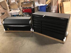 Husky Tool Storage 52 in. W Heavy Duty Matte Black Tool Chest Combo Customer Returns See Pictures