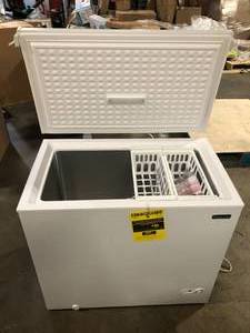 Magic Chef 7.0 cu. ft. Chest Freezer in White Customer Returns See Pictures