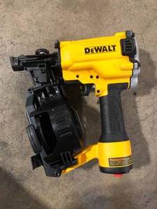 DEWALT Pneumatic 15° Coil Roofing Nailer  Customer Returns See Pictures