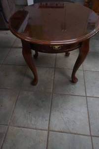 lot 2 image: Beautiful Cherrywood Finish Round side Table