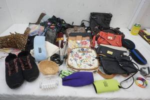 lot 25 image: Variety of Purses & Health & Beauty