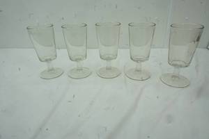 lot 35 image: 5 Stem Pint Glasses