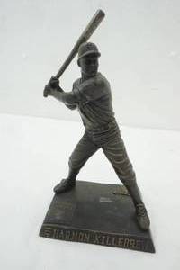 lot 43 image: MN Twins Statue of Harmon Killebrew