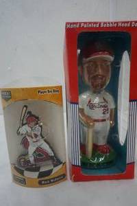 lot 88 image: Vintage Bobble Dobbles Arizona Cardinal  Mark McGwire & Keychain