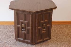 lot 202 image: Octagon End Table