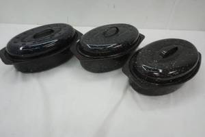 lot 207 image: 3 Graniteware Roasters