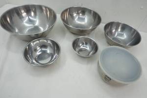 lot 211 image: Variety of Stainless Steel Mixing Bowls