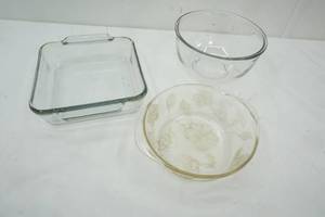 lot 214 image: Glass Baking Dishes