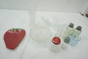lot 218 image: Variety of Glassware