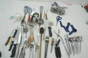 lot 220 image: Variety of Kitchen Utensils & Silverware set