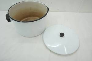 lot 224 image: White Enamel Cooking Pot with Lid