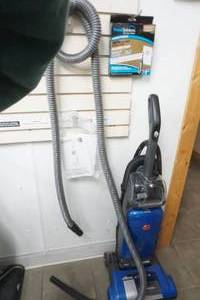 lot 237 image: Lightly Used Hoover Vacuum Cleaner