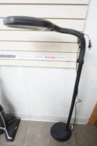 lot 238 image: Standing Daylight Lamp